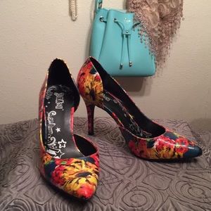 Dorsay Floral Print Pumps